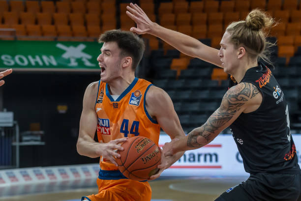 手高压逼抢 手高压逼抢